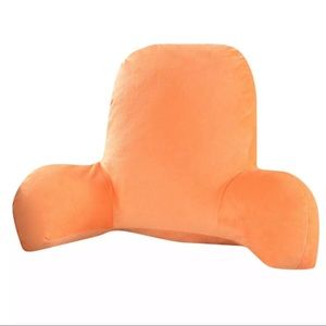 Child’s bed rest pillow for sitting upright
